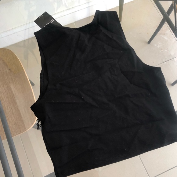 Fringed tassel crop top - Picture 3 of 3